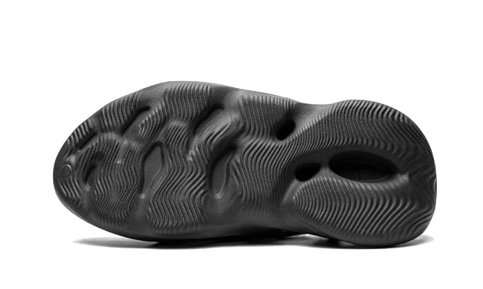 yeezy-foam-rnnr-onyx-socksforsport