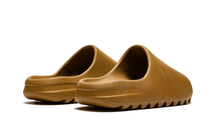 yeezy-slide-ochre-socksforsport