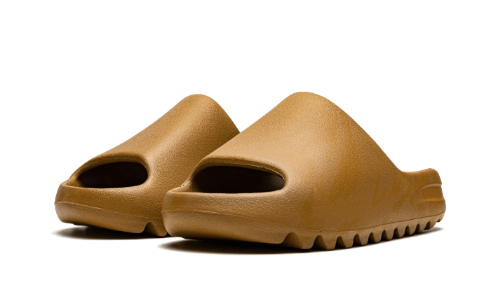 yeezy-slide-ochre-socksforsport