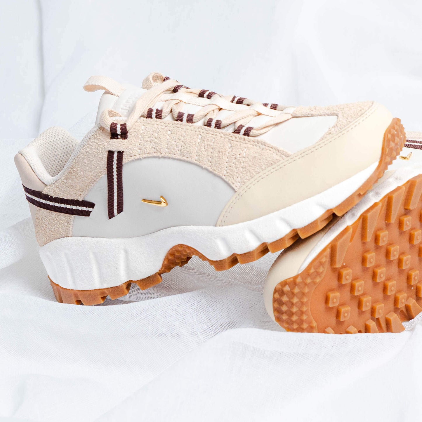 air-humara-lx-jacquemus-beige-socksforsport