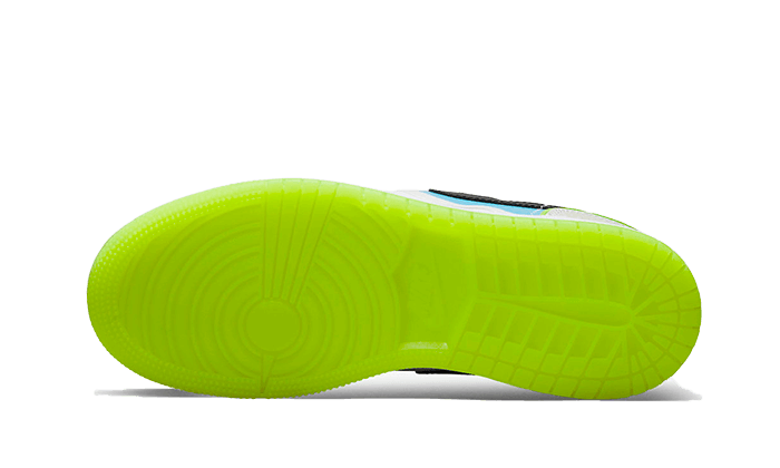 air-jordan-1-low-se-warped-swoosh-socksforsport