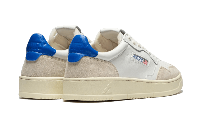 medalist-leather-suede-low-white-light-blue-socksforsport
