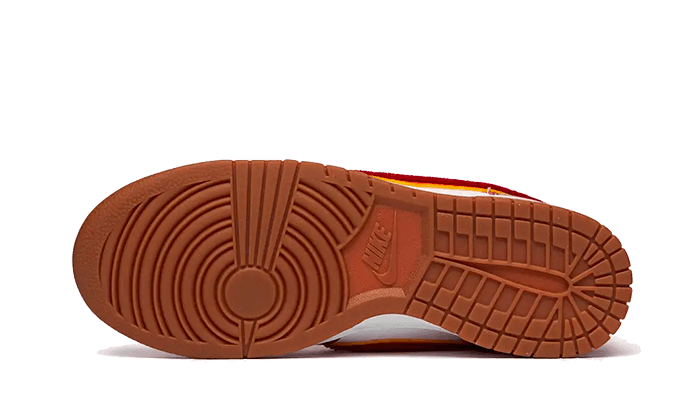 dunk-high-chenille-swoosh-white-gym-red-socksforsport
