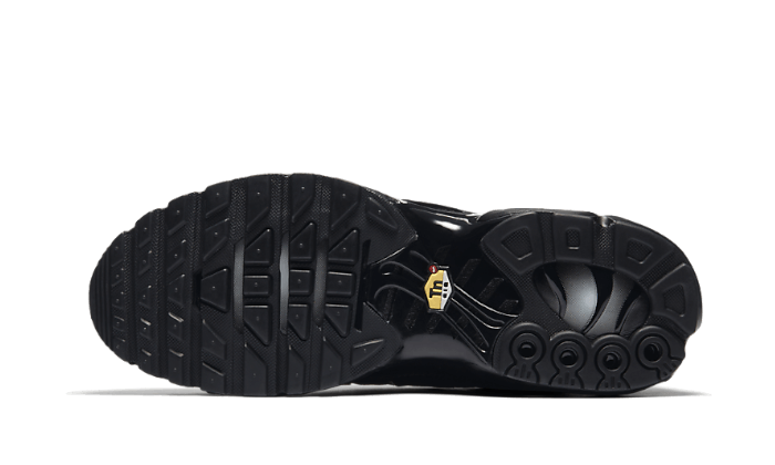 air-max-plus-triple-black-socksforsport