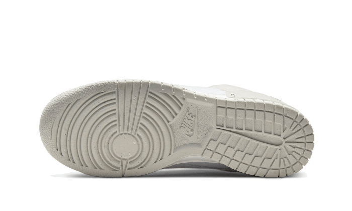 dunk-low-disrupt-2-pale-ivory-black-socksforsport