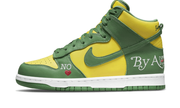 sb-dunk-high-supreme-by-any-means-brazil-socksforsport