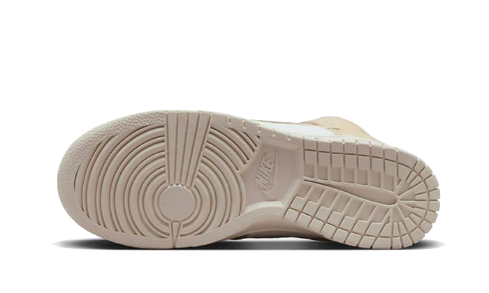 dunk-high-lx-team-gold-socksforsport