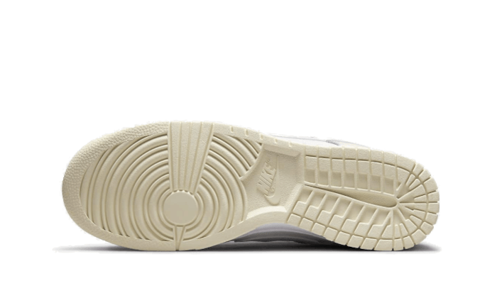 dunk-low-coconut-milk-socksforsport