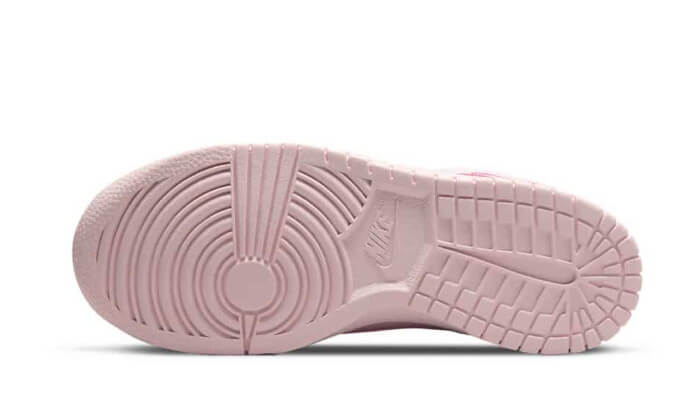 dunk-low-se-prism-pink-socksforsport