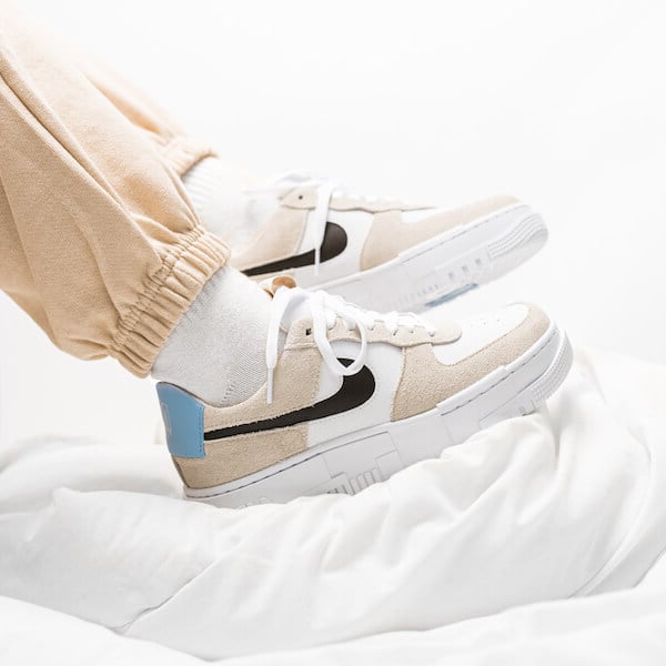 air-force-1-low-pixel-desert-sand-socksforsport