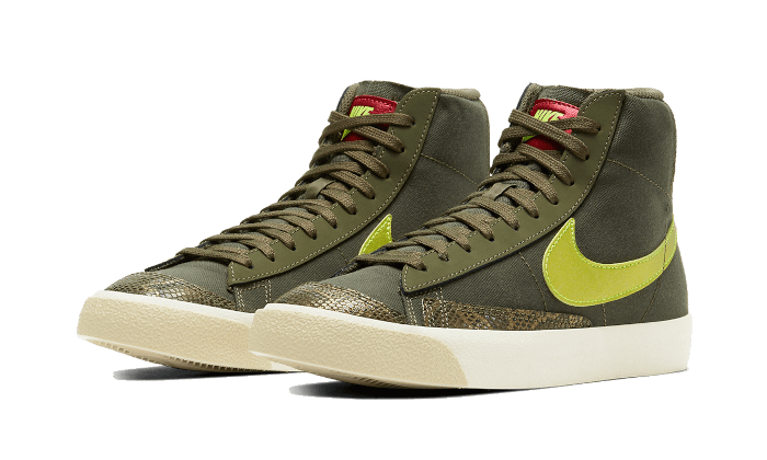 blazer-mid-77-olive-snakeskin-socksforsport