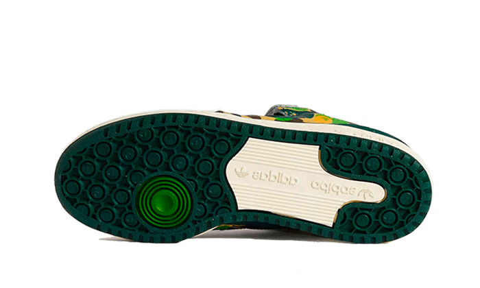 forum-84-low-bape-30th-anniversary-green-camo-socksforsport