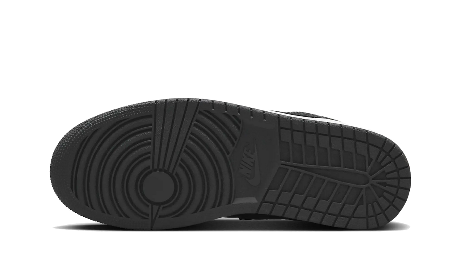 air-jordan-1-low-black-elephant-socksforsport
