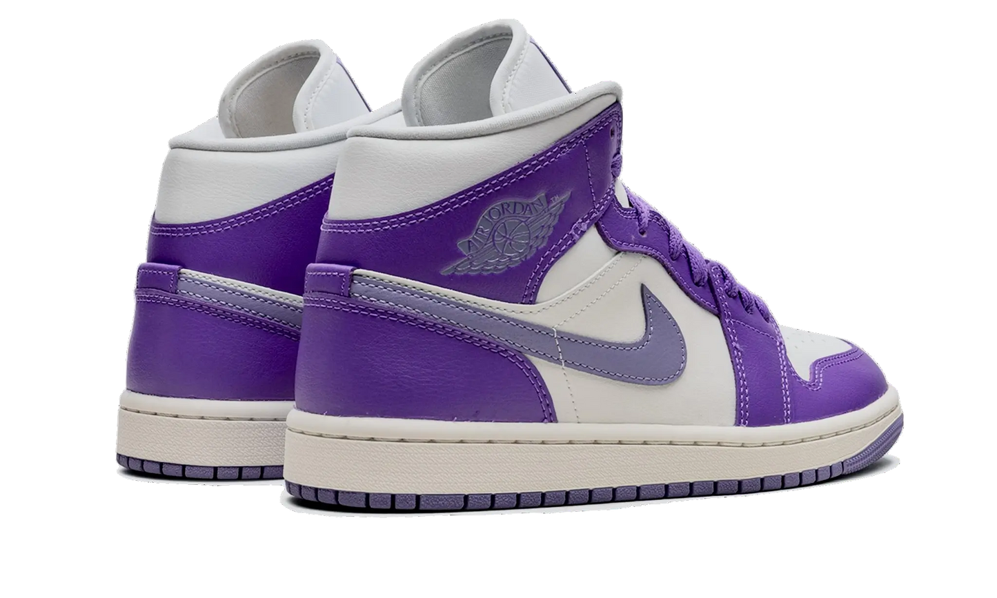 air-jordan-1-mid-action-grape-socksforsport
