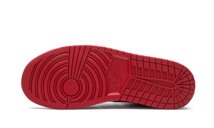 air-jordan-1-mid-banned-2020-socksforsport