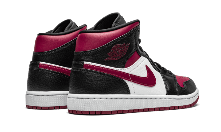 air-jordan-1-mid-bred-toe-socksforsport