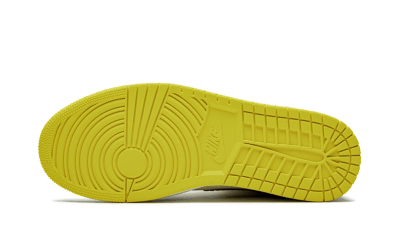 air-jordan-1-mid-fearless-maison-chteau-rouge-socksforsport