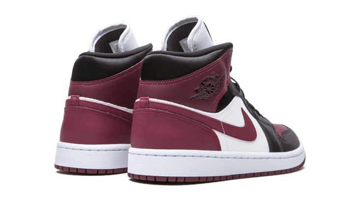 air-jordan-1-mid-se-black-dark-beetroot-socksforsport