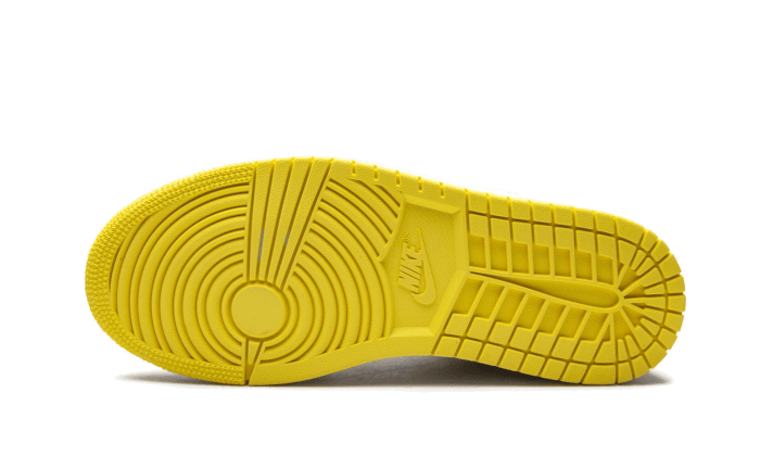 air-jordan-1-mid-se-voltage-yellow-socksforsport