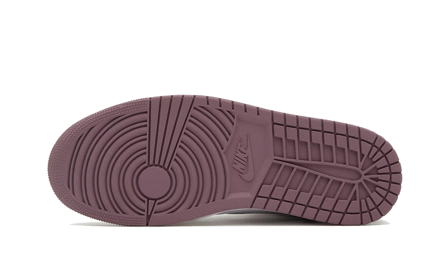 air-jordan-1-retro-high-og-sky-j-mauve-socksforsport