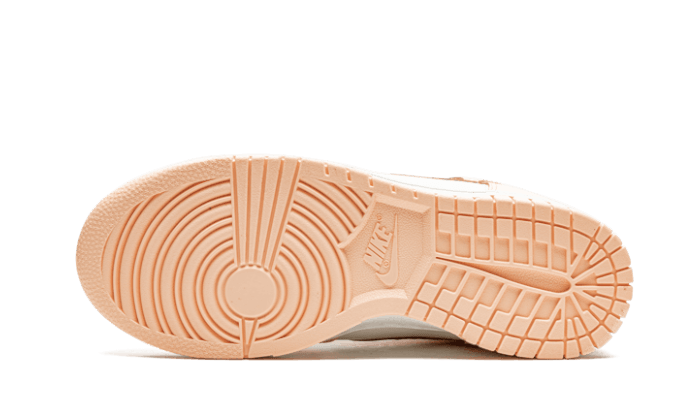 dunk-high-crimson-tint-socksforsport