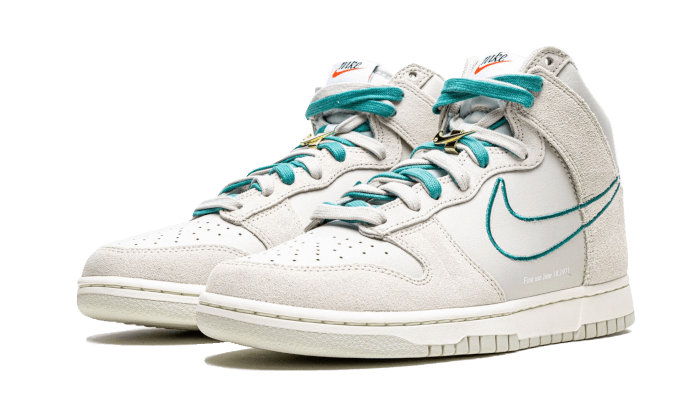 dunk-high-first-use-light-bone-green-noise-socksforsport