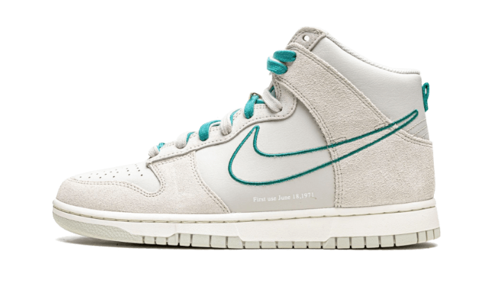 dunk-high-first-use-light-bone-green-noise-socksforsport