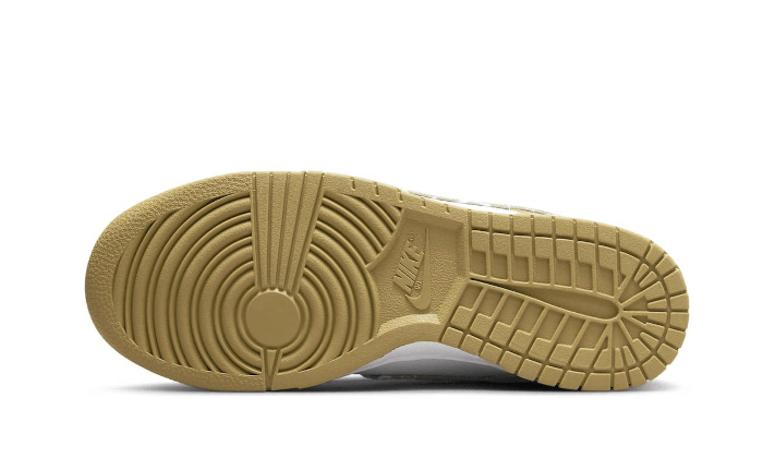 dunk-low-essential-paisley-pack-barley-socksforsport