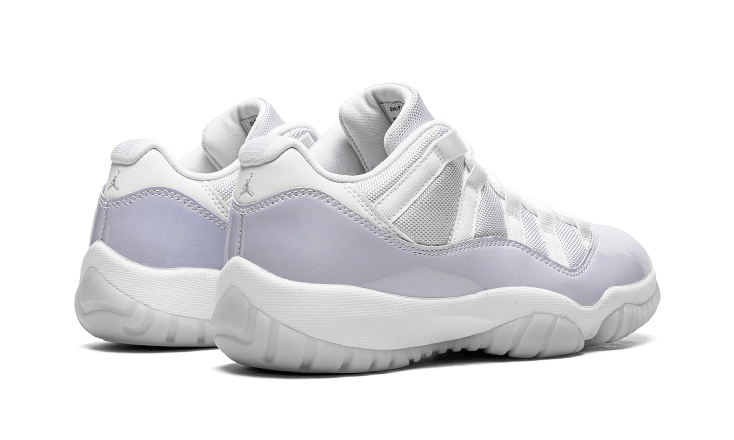 air-jordan-11-retro-low-pure-violet-socksforsport