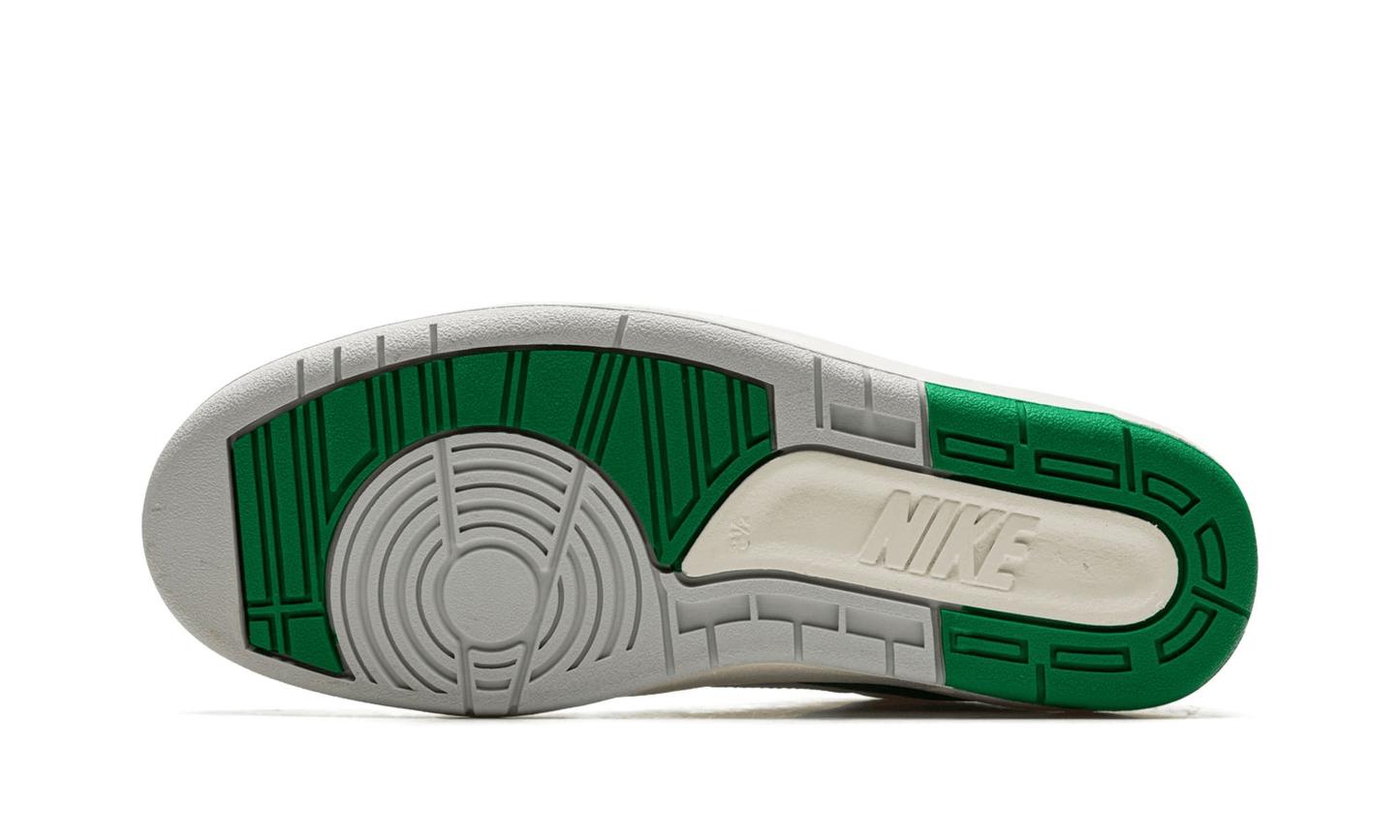 air-jordan-2-low-se-nina-chanel-malachite-socksforsport
