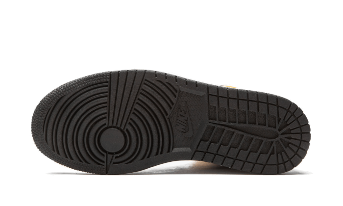 air-jordan-1-mid-laser-orange-socksforsport