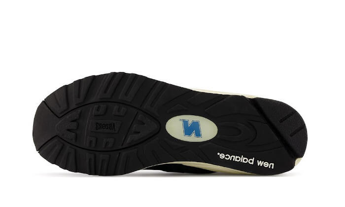 990-v2-miusa-teddy-santis-navy-castlerock-socksforsport