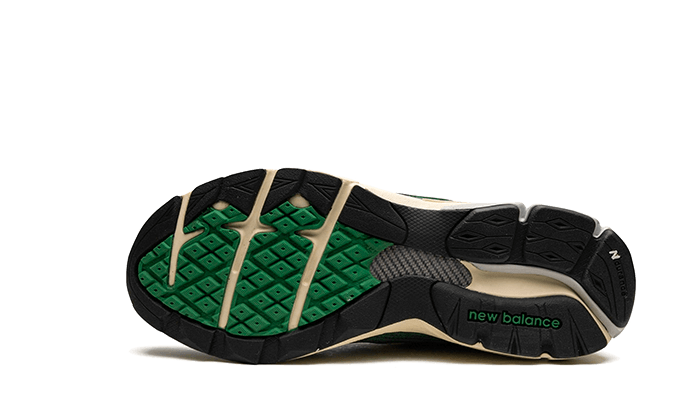 990-v3-miusa-teddy-santis-green-gold-socksforsport