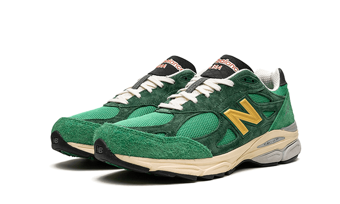 990-v3-miusa-teddy-santis-green-gold-socksforsport