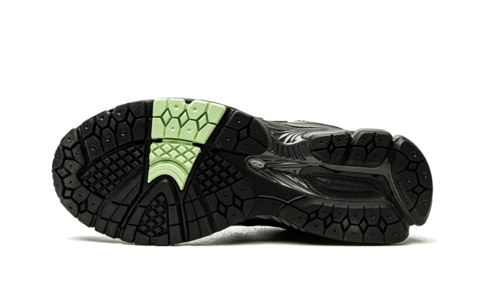 2002r-black-silver-green-socksforsport