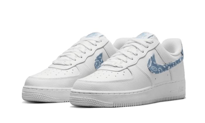 air-force-1-low-07-essential-white-worn-blue-paisley-socksforsport