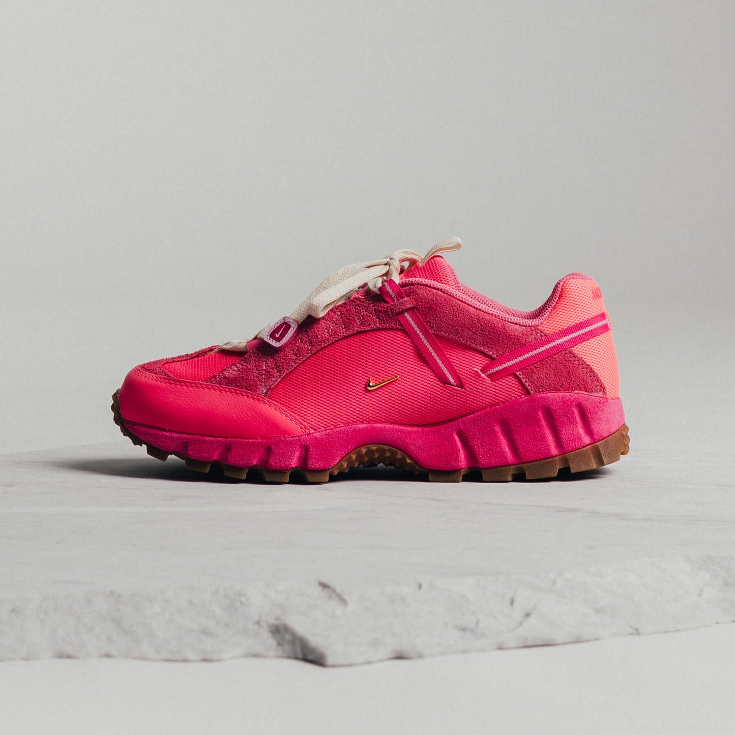 air-humara-lx-jacquemus-pink-socksforsport