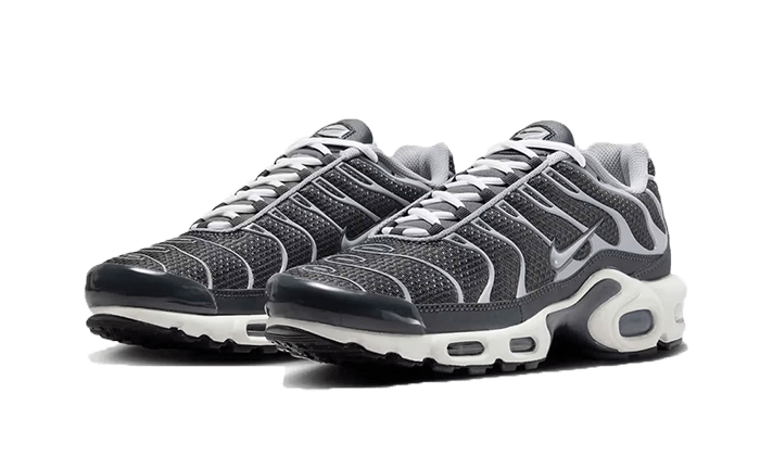 air-max-plus-se-greyscale-cool-grey-socksforsport