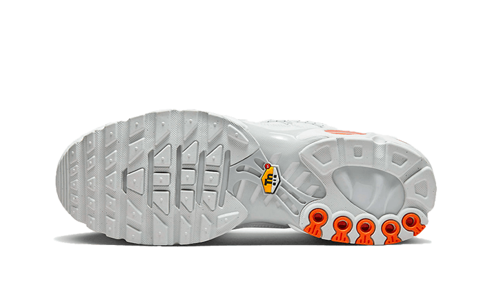 air-max-plus-utility-white-safety-orange-socksforsport