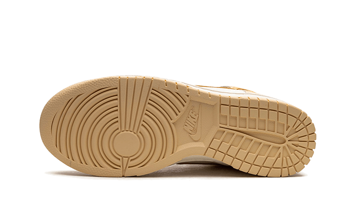 dunk-high-pale-vanilla-socksforsport