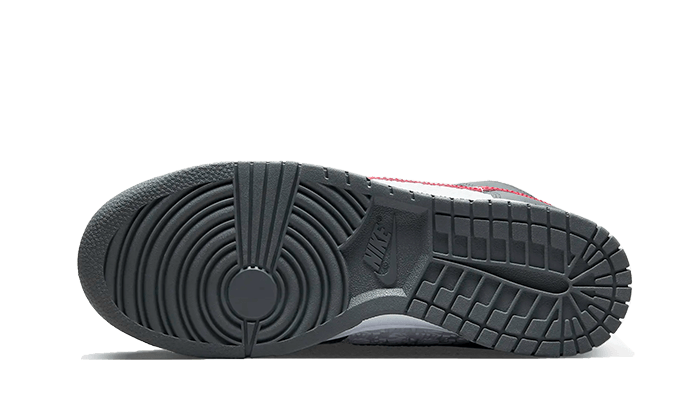 dunk-high-embossed-basketball-grey-red-socksforsport