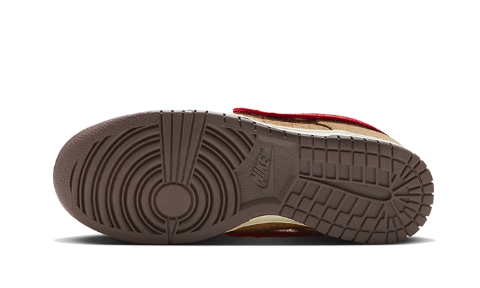 dunk-low-clot-cork-socksforsport