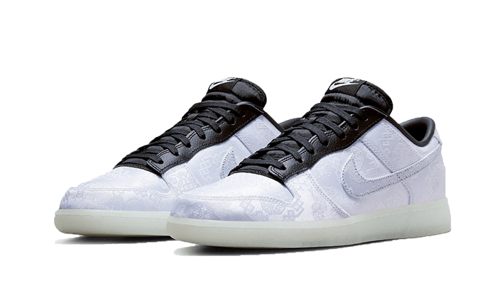 dunk-low-clot-fragment-white-socksforsport