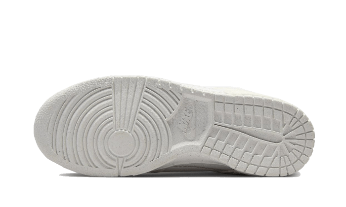 dunk-low-disrupt-2-pale-ivory-socksforsport
