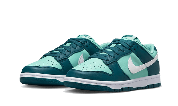 dunk-low-geode-teal-socksforsport