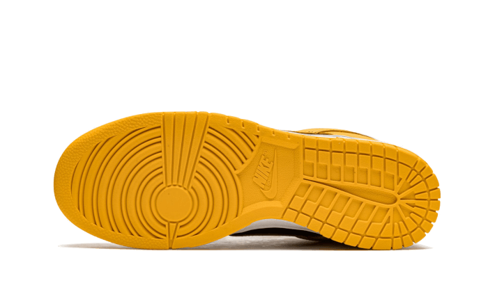 dunk-low-goldenrod-socksforsport