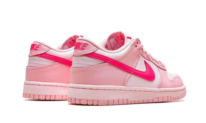 dunk-low-triple-pink-barbie-socksforsport