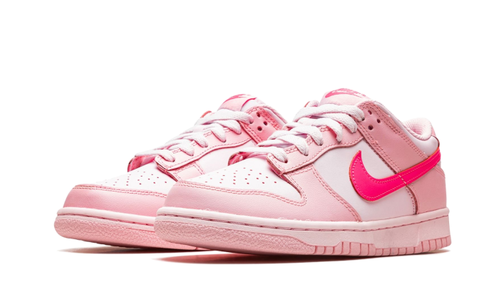 dunk-low-triple-pink-barbie-socksforsport