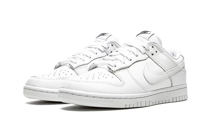 dunk-low-triple-white-2021-socksforsport