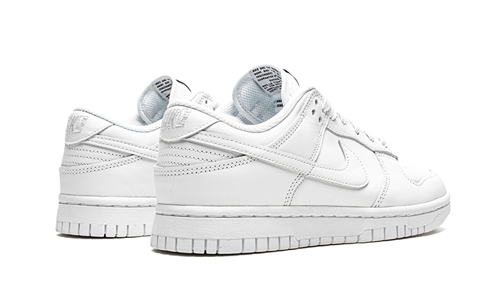 dunk-low-triple-white-2021-socksforsport